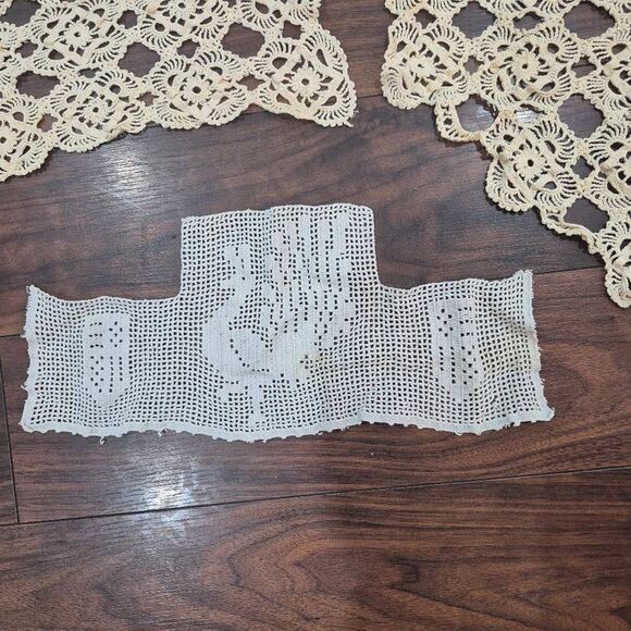 Crochet, 3 Vintage Large Ivory, Cream Ecru Cotton Doilies, Handmade - Picture 2 of 6